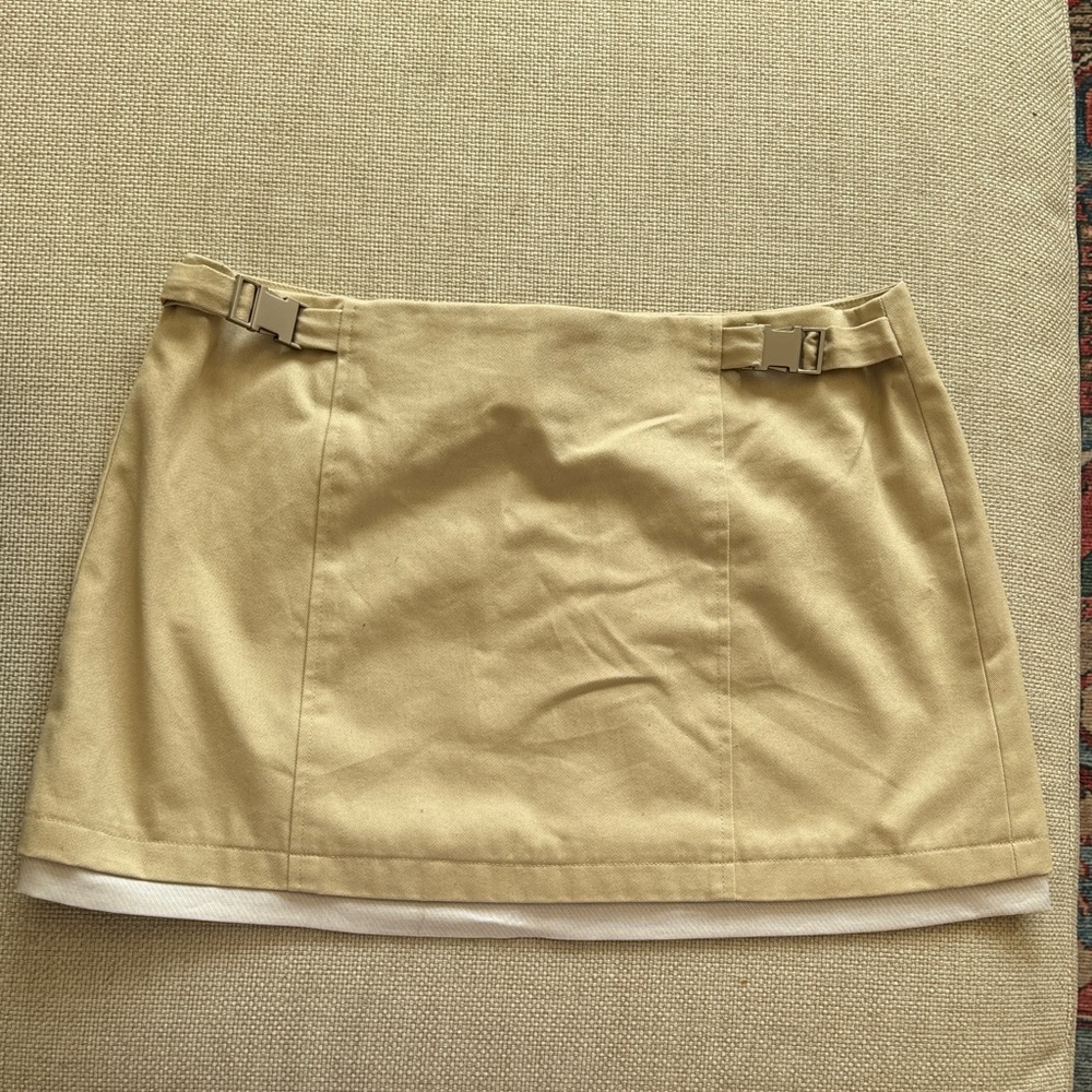 Chic Tan Mini Skirt with Buckle Accents